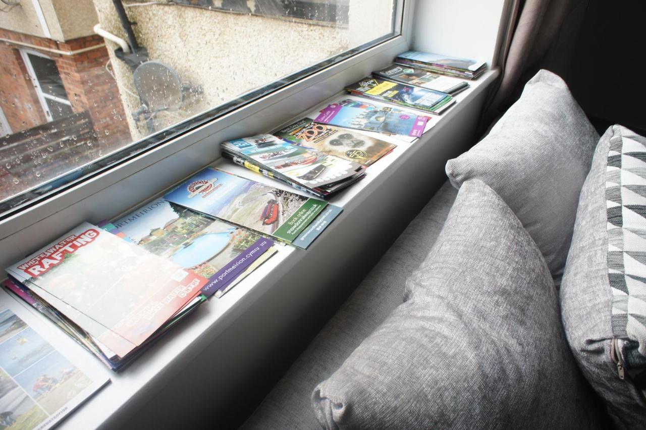 Flat 2 Opposite Travel Lodge โคลวินเบย์ ภายนอก รูปภาพ